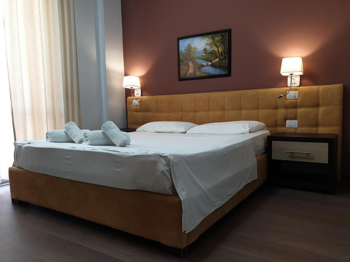 Perandor Beach Durres Luaran gambar