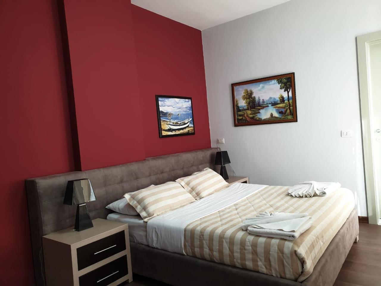 Perandor Beach Durres Luaran gambar