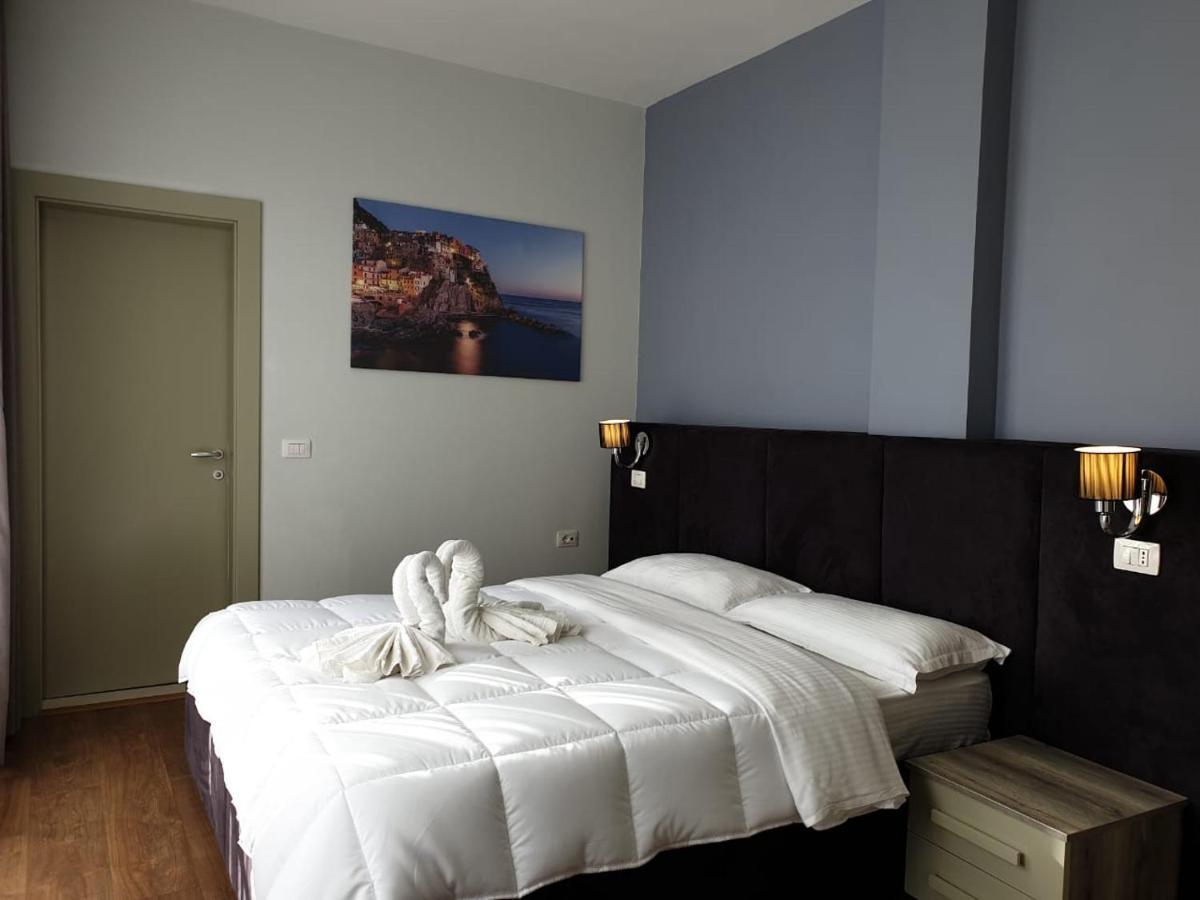 Perandor Beach Durres Luaran gambar