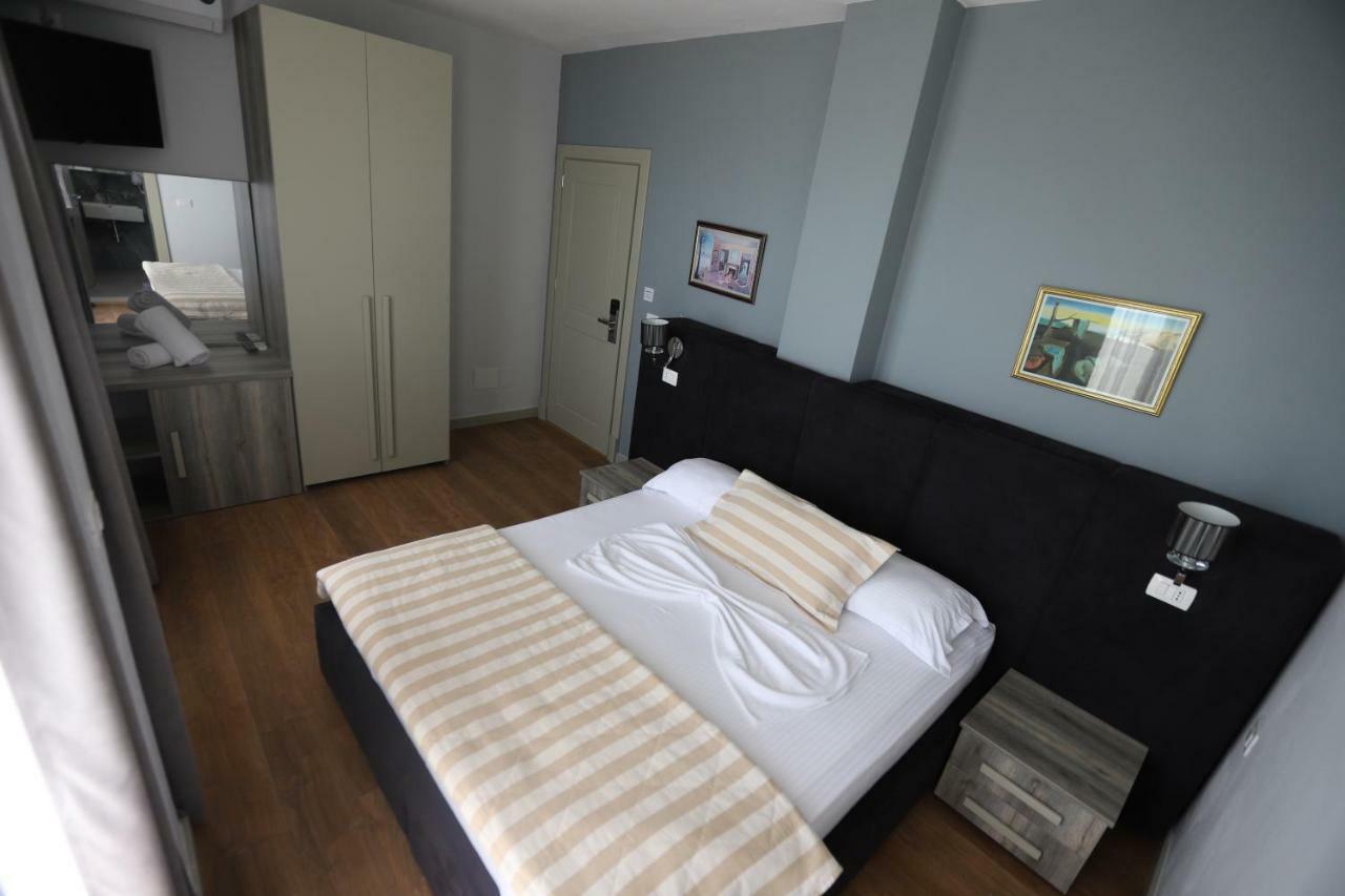 Perandor Beach Durres Luaran gambar