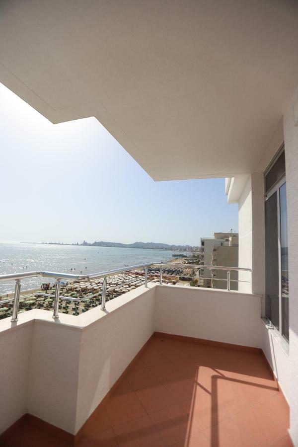 Perandor Beach Durres Luaran gambar